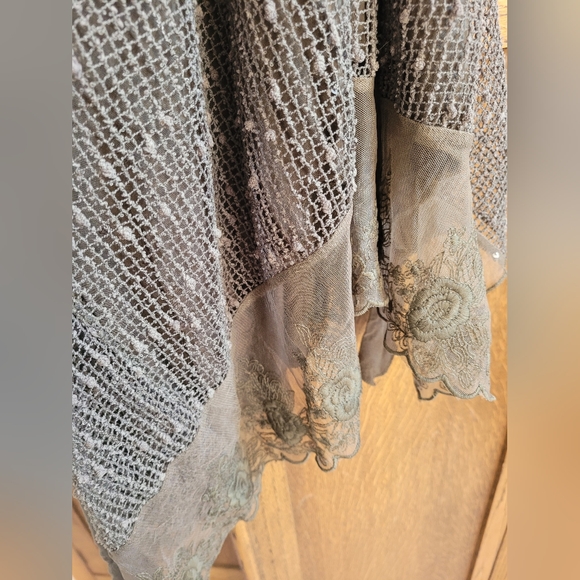 Curious forest green lace tank - Picture 5 of 5